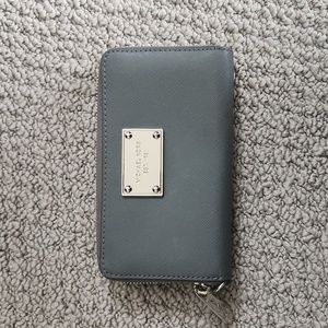 Michael Kors mini clutch wallet in grey